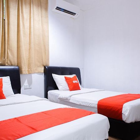 Oyo 90037 The 7 Lodge Tambunan Экстерьер фото