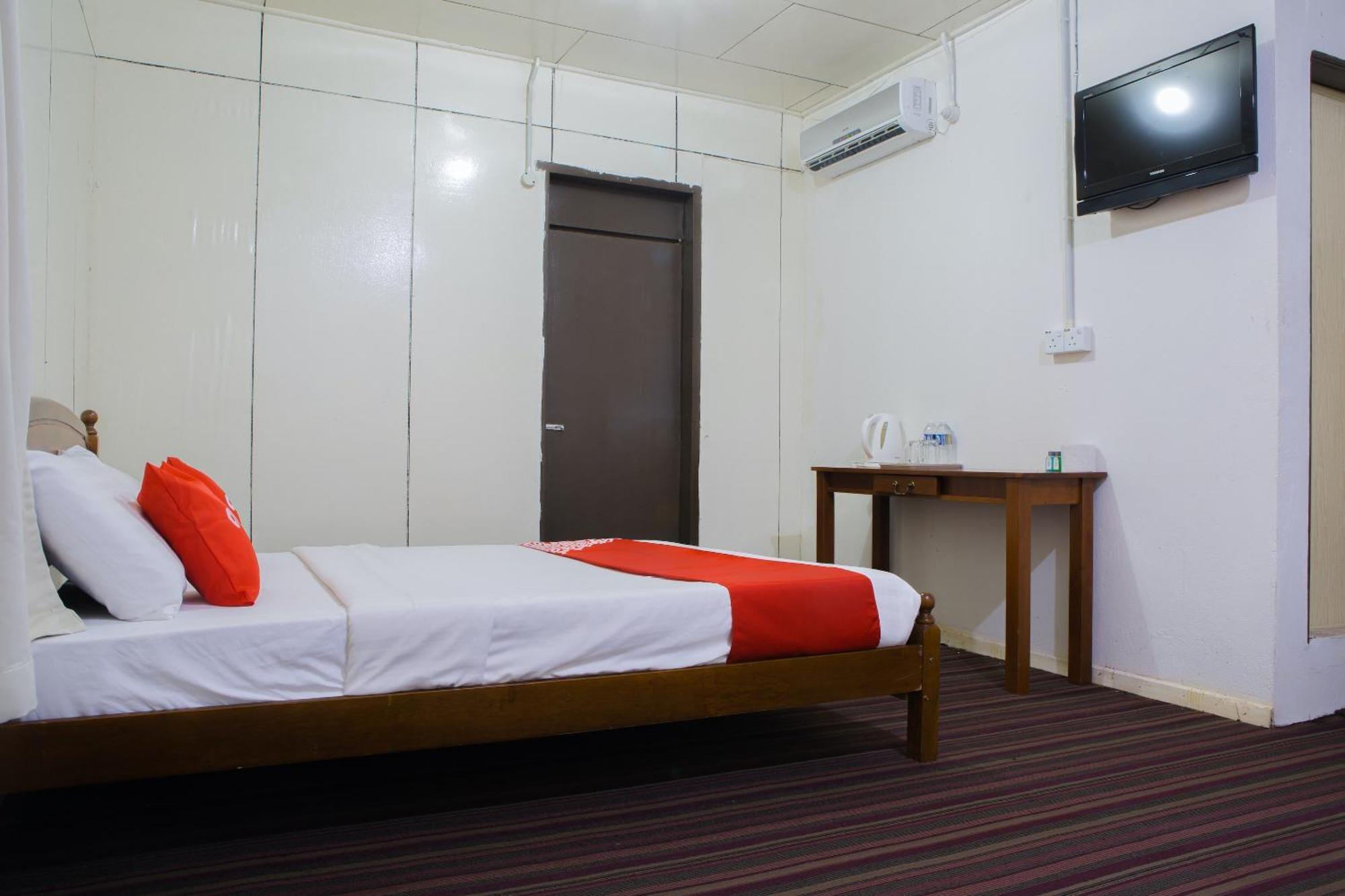 Oyo 90037 The 7 Lodge Tambunan Экстерьер фото