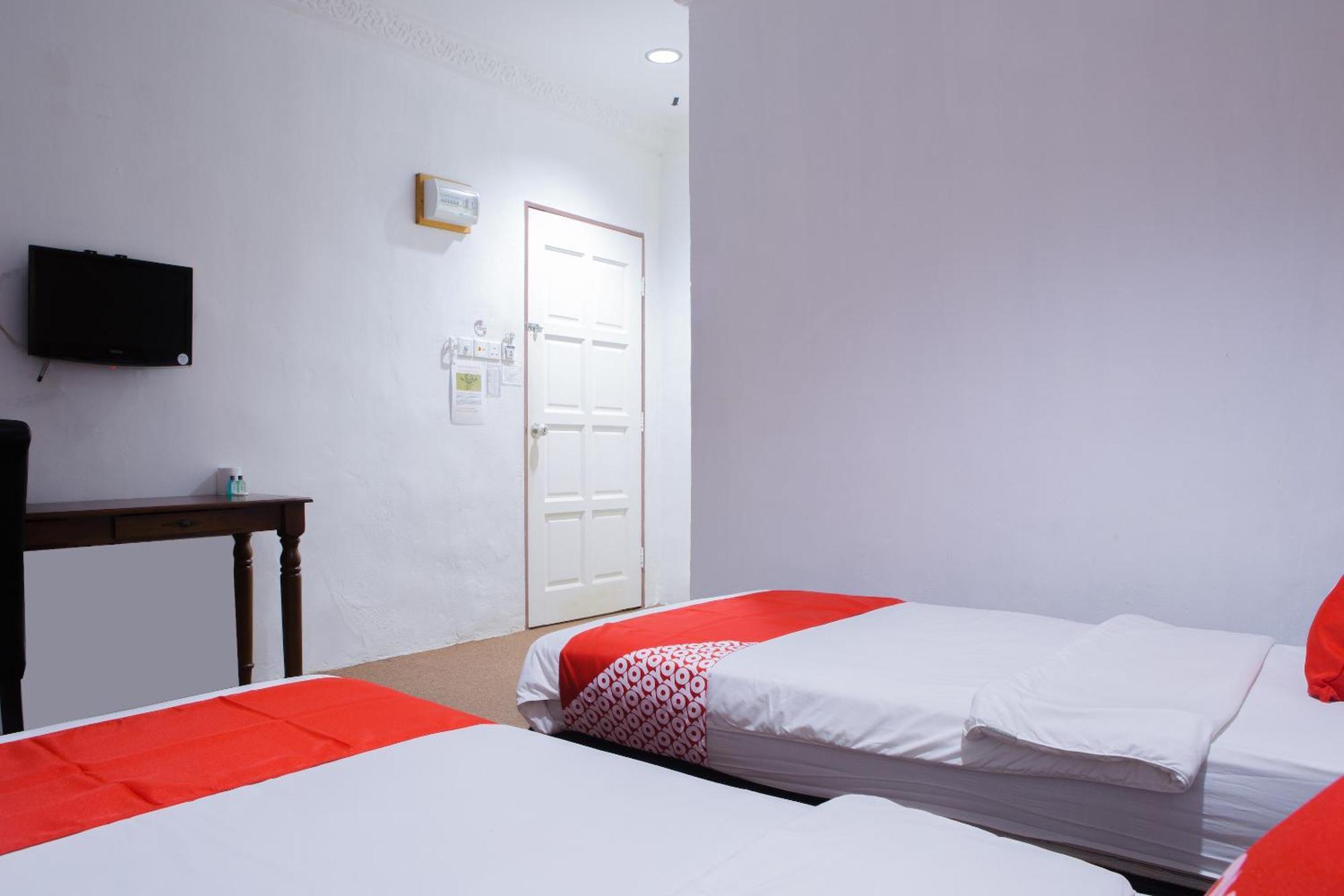 Oyo 90037 The 7 Lodge Tambunan Экстерьер фото