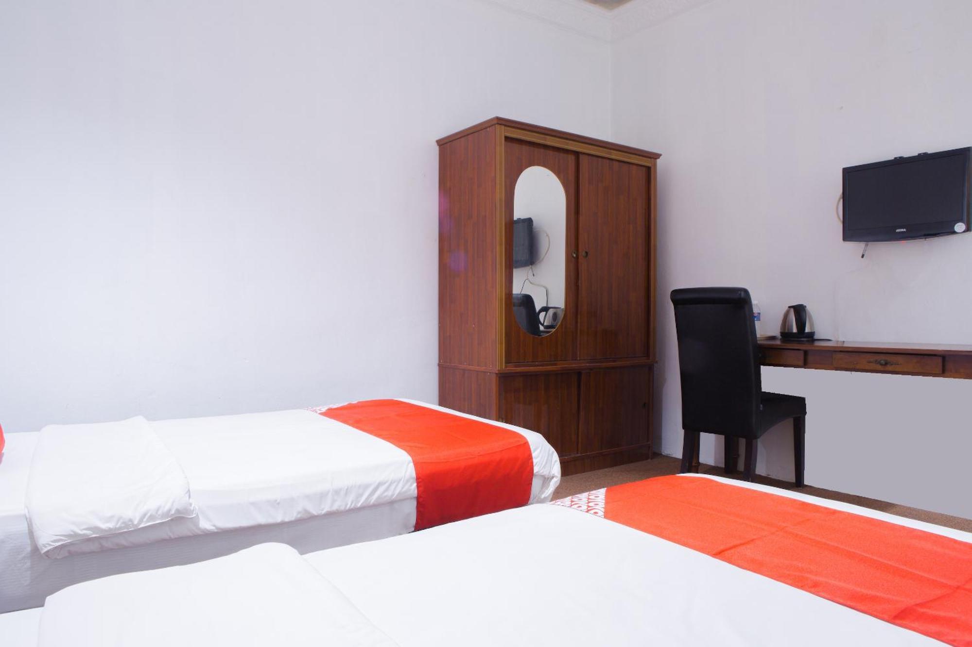 Oyo 90037 The 7 Lodge Tambunan Экстерьер фото