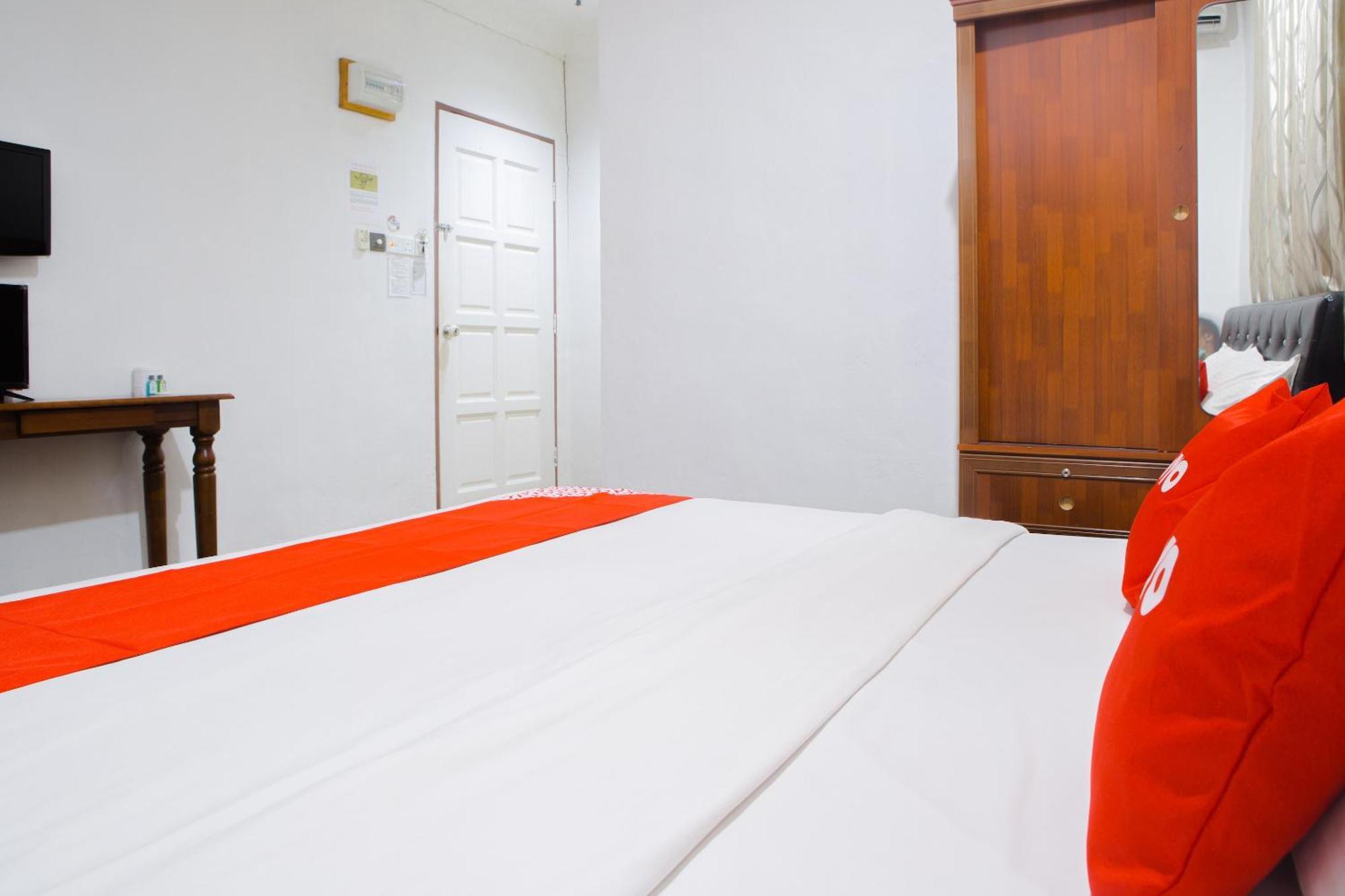Oyo 90037 The 7 Lodge Tambunan Экстерьер фото