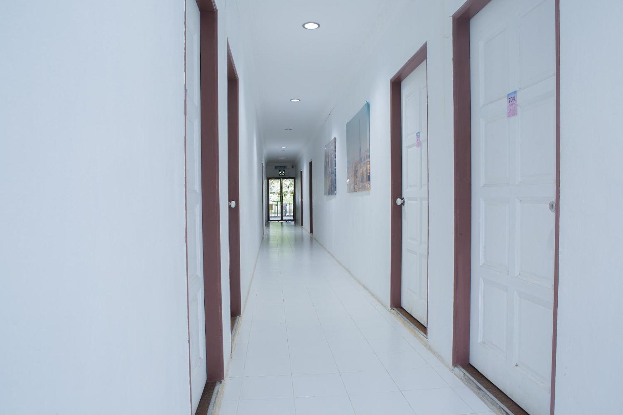 Oyo 90037 The 7 Lodge Tambunan Экстерьер фото