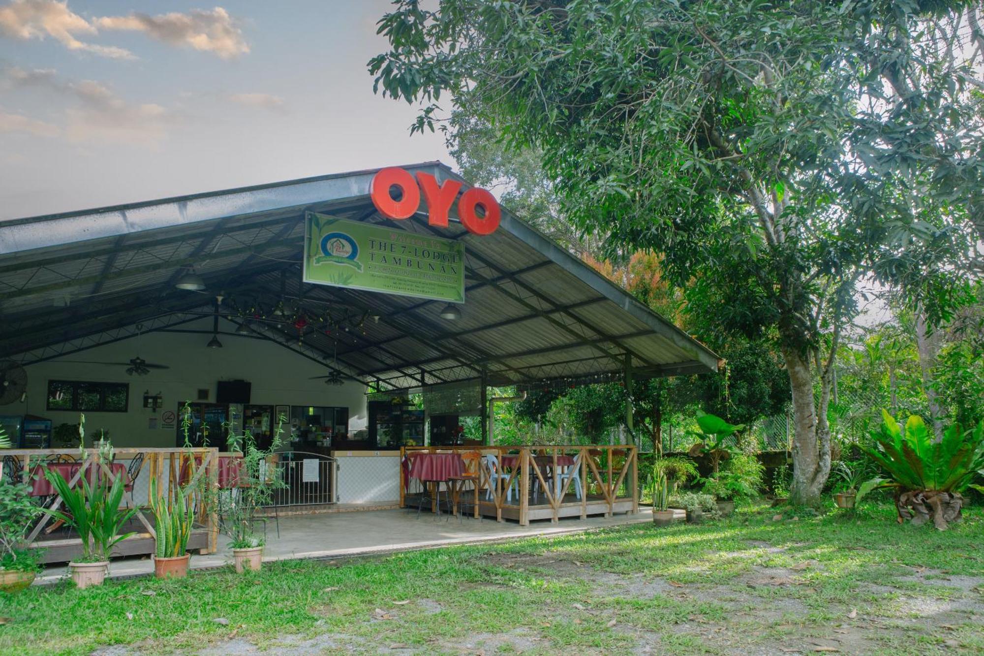 Oyo 90037 The 7 Lodge Tambunan Экстерьер фото