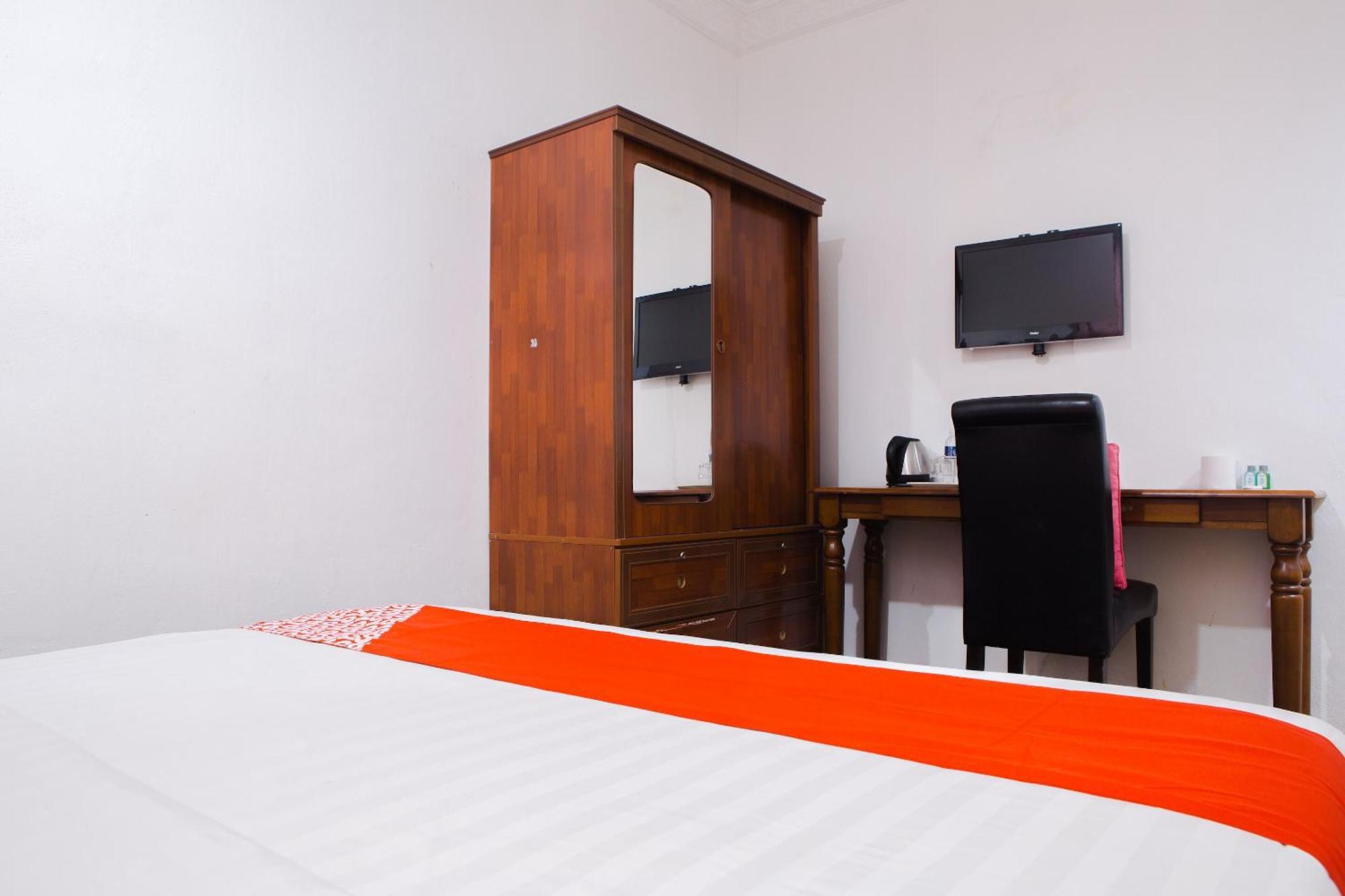 Oyo 90037 The 7 Lodge Tambunan Экстерьер фото
